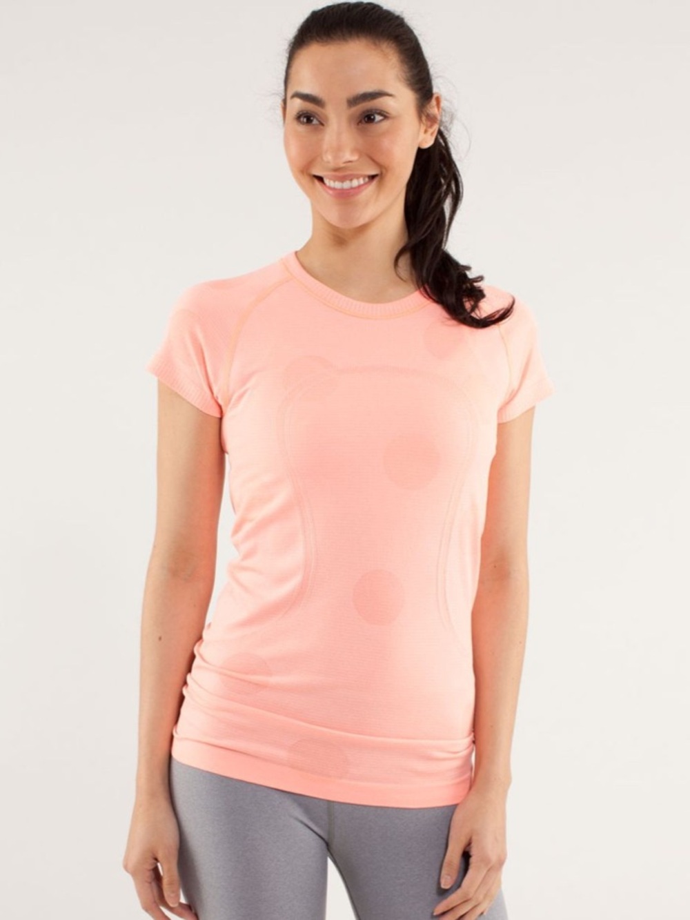 Lululemon Run: Swiftly Tech Short Sleeve
Pop Orange size 6
